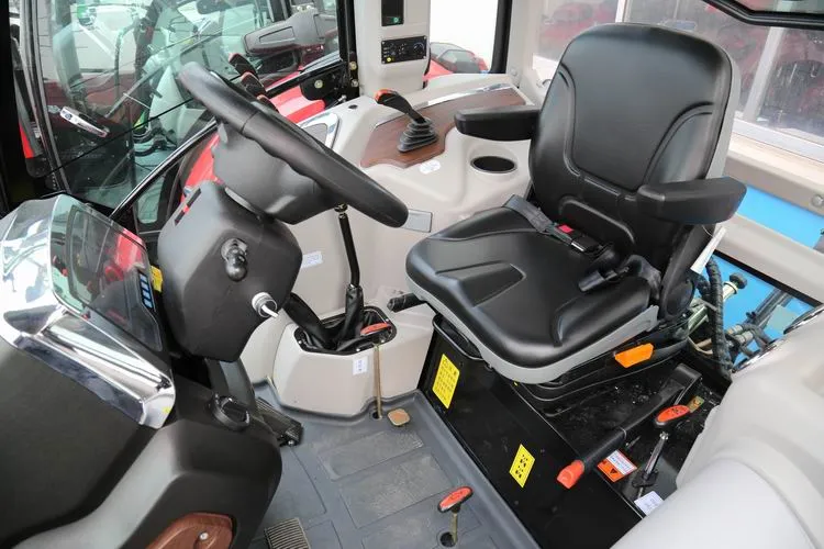 Chinese Agricultural Machinery Manufacturer 150HP 1504 Big Farm Tractor Cheap Price of Tractor with Yto Engine 4WD Air Conditioner Cooled in Ghana Kenya